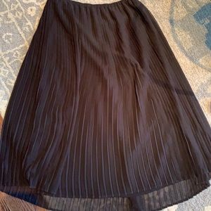 Black pleated midi skirt from Laura Plus